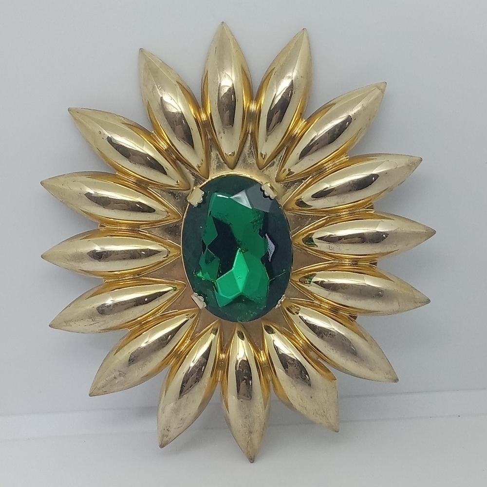 * Huge vintage Victorian emerald green paste stone trombone clasp pin brooch